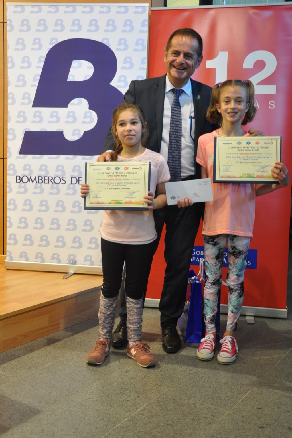 MODALIDAD C. Primer Premio. Sara Daz Garca y ngela Fernndez Cueto. C.P. Martimporra (Bimenes)
