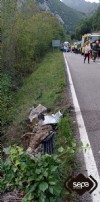 Bomberos de Cangas de Onís en el accidente de tráfico en Amieva.