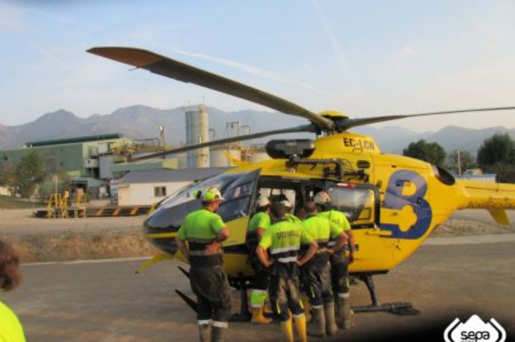 Intervencin del Grupo de Rescate, a bordo del helicptero medicalizado, en la mina de Boins..